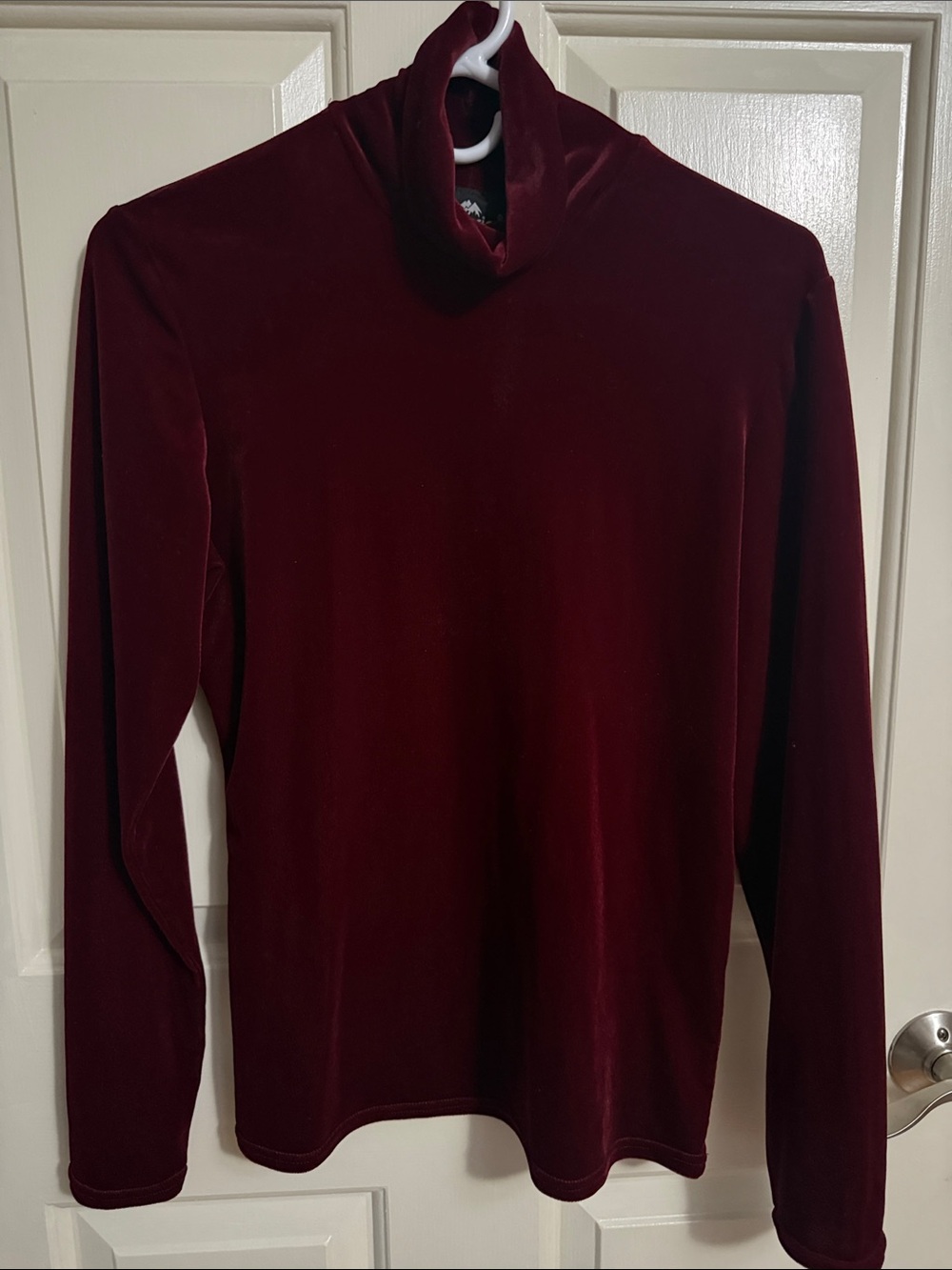 Women’s Sno Skins Burgundy Plush-Tech Velvet Turtleneck Sweater-Size Large